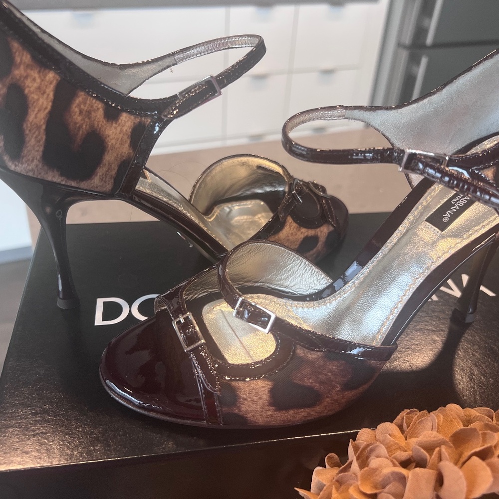 Dolce and Gabanna Cheetah Peep Toe heels